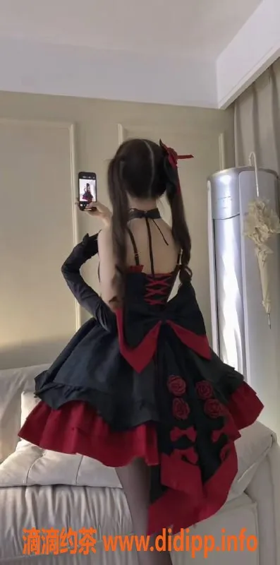 成都楼凤-22岁涵涵，160cm排骨精，服务超值只需600元