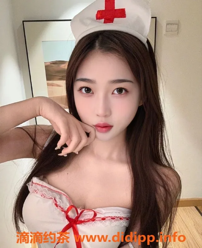 深圳楼凤-罗湖私约：丝袜制服陪浴，深喉服务等你体验