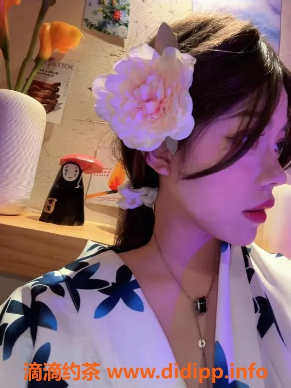 东莞楼凤-莞城小姨，超值800元，极致服务体验