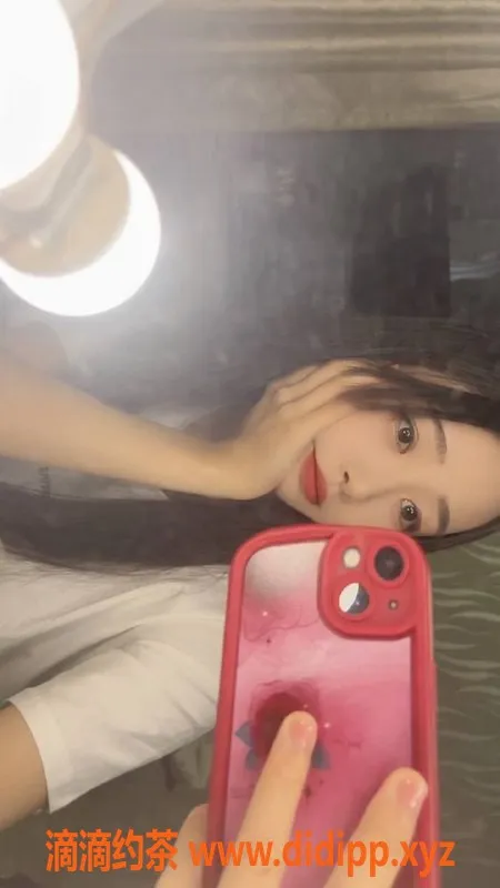 成都楼凤-成都新人珊珊，19岁160cm，85斤，服务多多