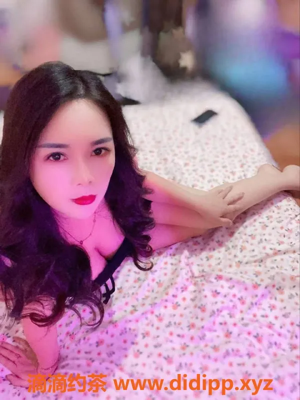 杭州楼凤-下沙月月160CM大胸美女，4P仅需千元以下