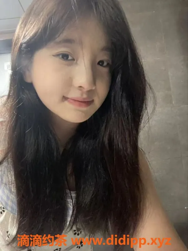 成都楼凤-成都多多，身高160，微坦巨乳，400元全套服务