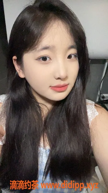 成都楼凤-成都多多，身高160，微坦巨乳，400元全套服务