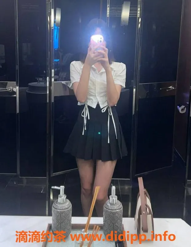 上海楼凤资源信息,普陀区小雨，1200元/40分钟服务体验