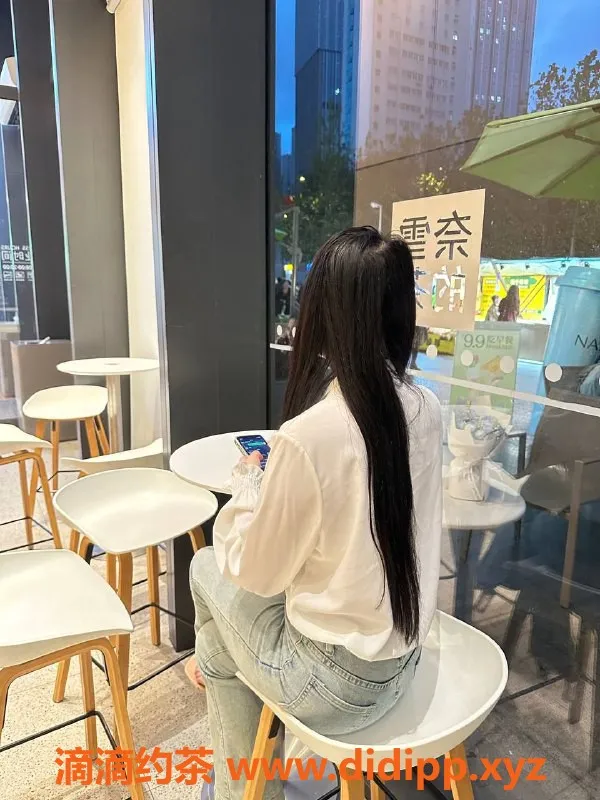 成都上门服务-成都宝儿，155身高，95体重，600元嫩妹服务