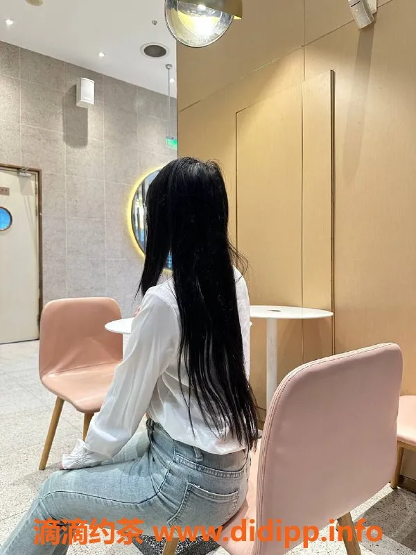 成都上门服务-成都宝儿，155身高，95体重，600元嫩妹服务