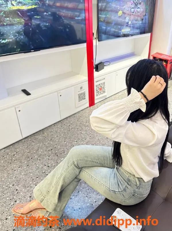 成都上门服务-成都宝儿，155身高，95体重，600元嫩妹服务