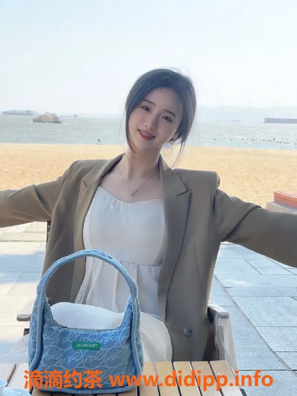 上海楼凤-上海小静崽，清纯大学生166cm，92斤，1200元