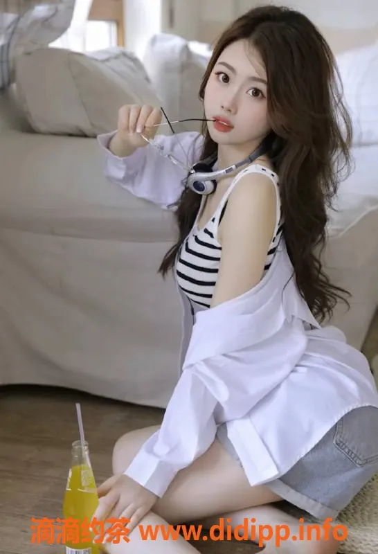 北京楼凤-世贸天阶嫩妹小豆子，内衣批发超值15Z起