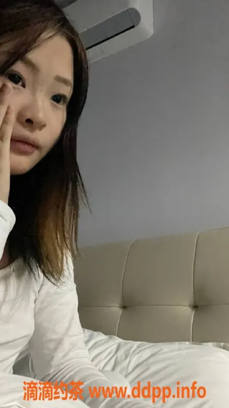 成都楼凤-圆圆：成都市158cm 89斤嫩妹，500元包夜服务