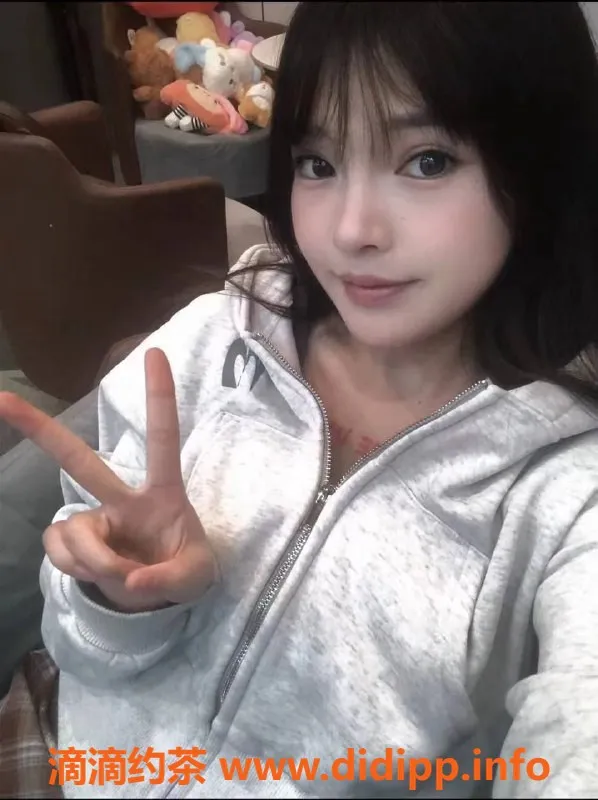 成都楼凤-天府三街小乖妹怡怡，身高155，价格实惠