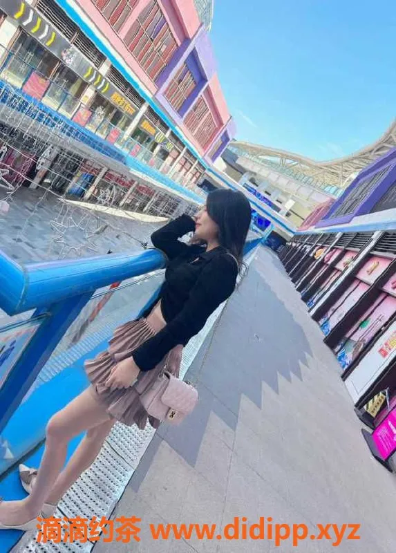 广州楼凤-广州天河佛系开课小月儿，20岁161cm 46kg服务