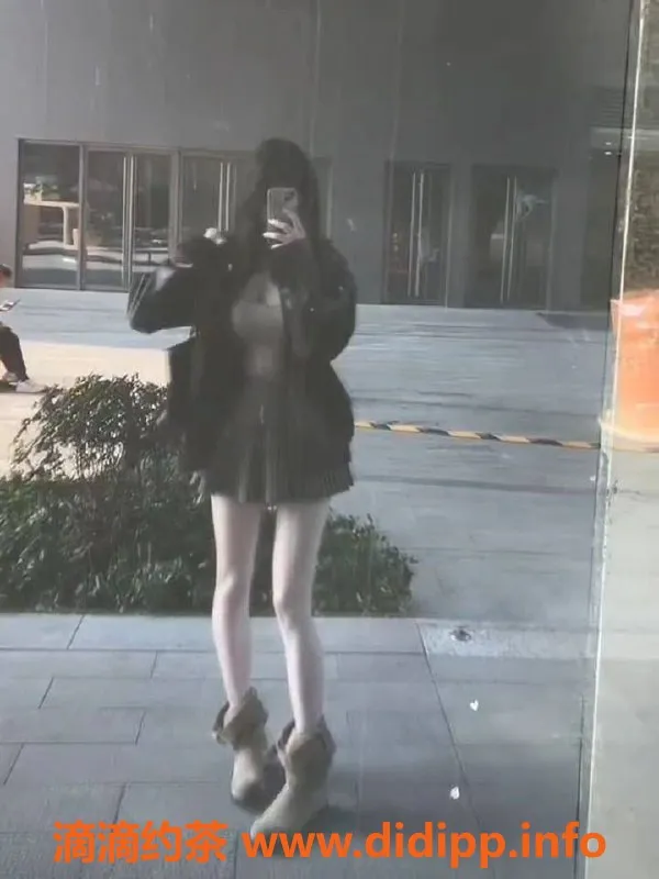 重庆楼凤-钱朵朵：大胸嫩妹，工兵价300，21中3