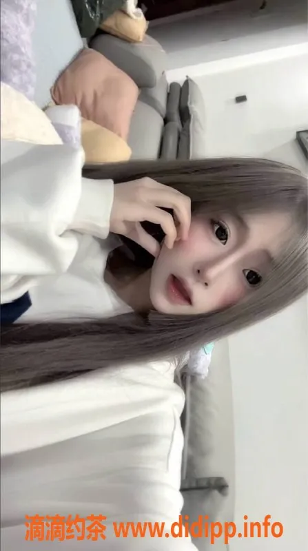 成都楼凤-武侯区17岁可爱妹子，身高165，90斤乖巧服务