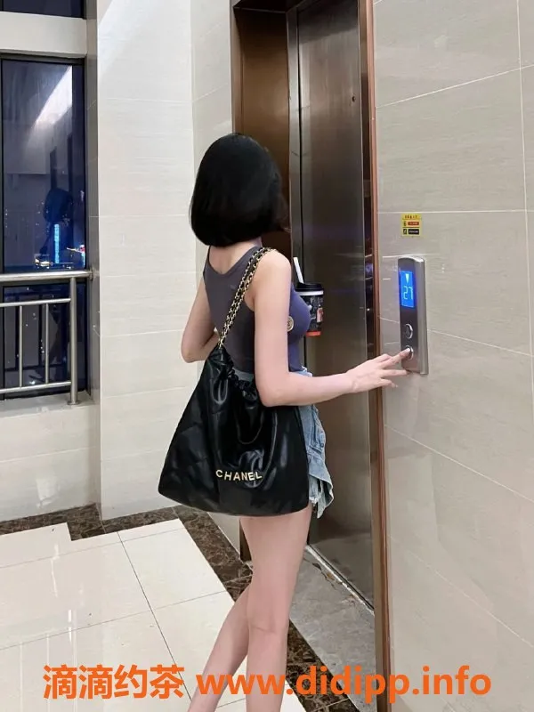 东莞楼凤-东莞沫儿，颜值10身材棒，让你爽翻天！