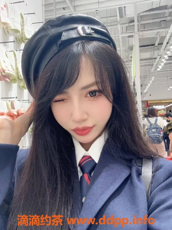 上海外围-小老虎21岁极品大圈，165cm 45kg 性感迷人