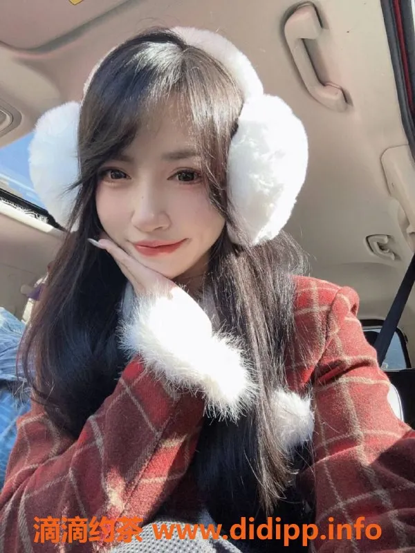 上海外围-小老虎21岁极品大圈，165cm 45kg 性感迷人