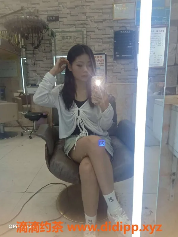 杭州楼凤资源信息,拱墅适中妹子，颜值与服务兼具