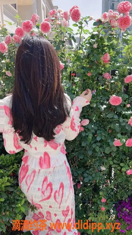 北京楼凤-小影朝阳平乐园，163cm 50kg 36胸，百元档正品享受