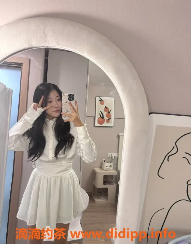 深圳楼凤-小小，深圳宝安千元档嫩妹，1200起