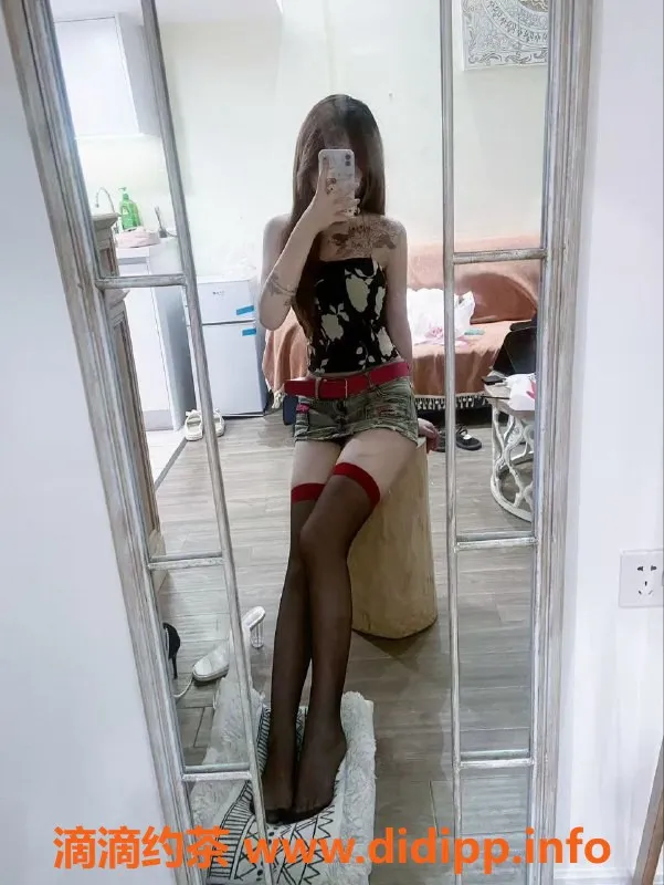 成都楼凤-成都柚子，16岁娇小妹，600享服务