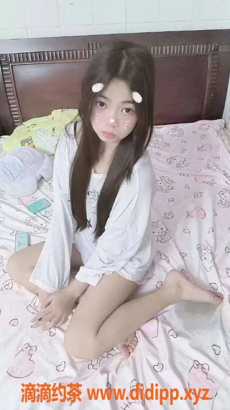 成都楼凤-成华区嫩妹爱新爵萝，18岁，160cm，87斤，600元/50分钟