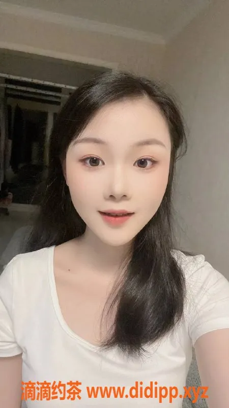 深圳楼凤-福田呆呆，800p享受胸推与按摩服务