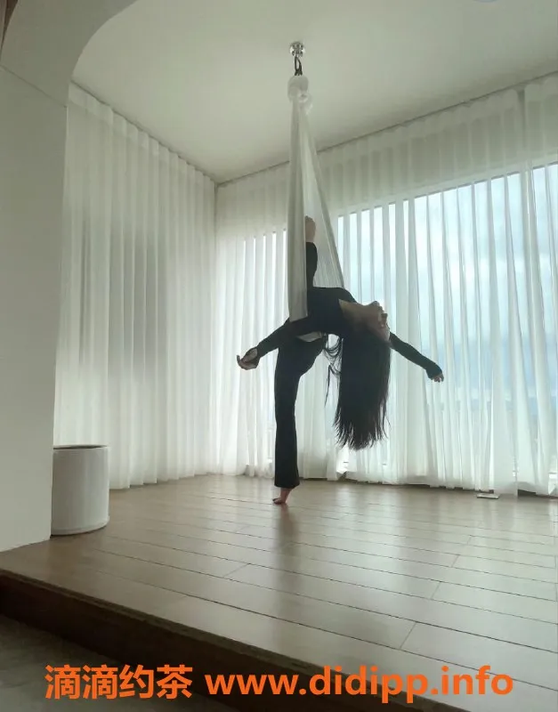 上海楼凤-婷宝老师拍卖，福利价仅600P，限量名额