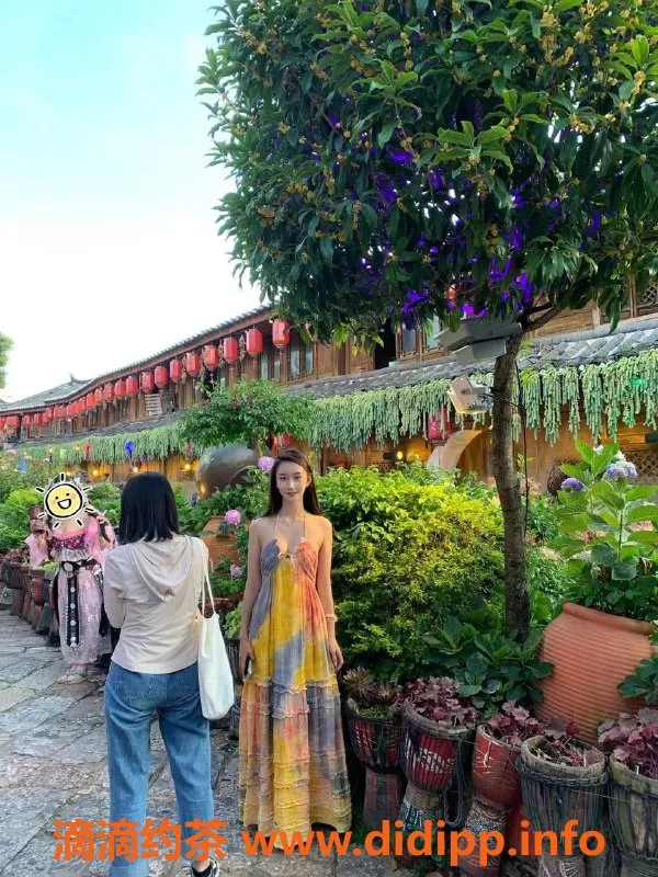 北京楼凤-果小果嫩妹内衣，批发20z起，青年路可提