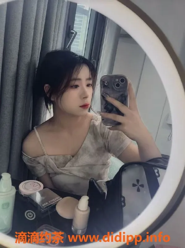 成都楼凤资源信息,锦江区小芯，19岁身高160，95斤C+嫩妹