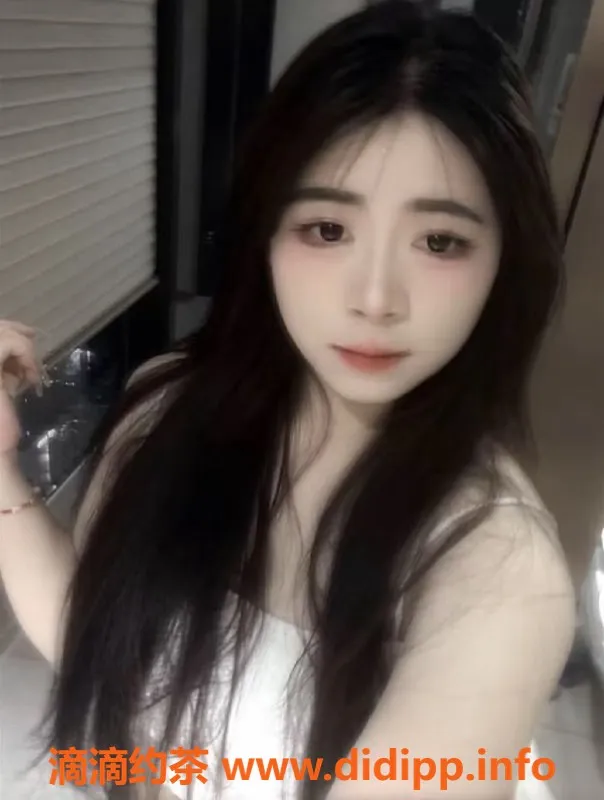 成都楼凤-锦江区小芯，19岁身高160，95斤C+嫩妹