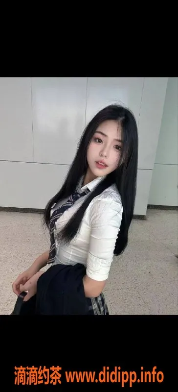 北京上门服务-小露，学生制服美女，10张p仅需