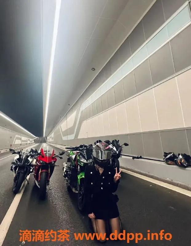 成都楼凤-成华区嫩妹沐兮，160cm/95斤，600元/50分钟