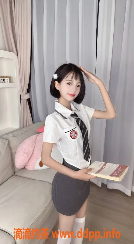 成都楼凤资源信息,武侯区18岁嫩妹京墨，身材颜值佳，服务660元