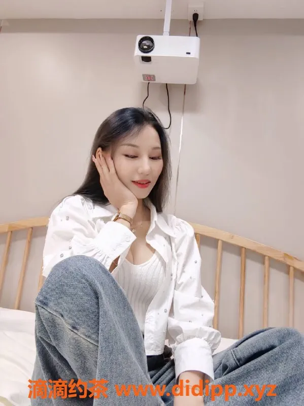 长沙楼凤-雨花区思涵，165身高，22岁，洗澡推油服务