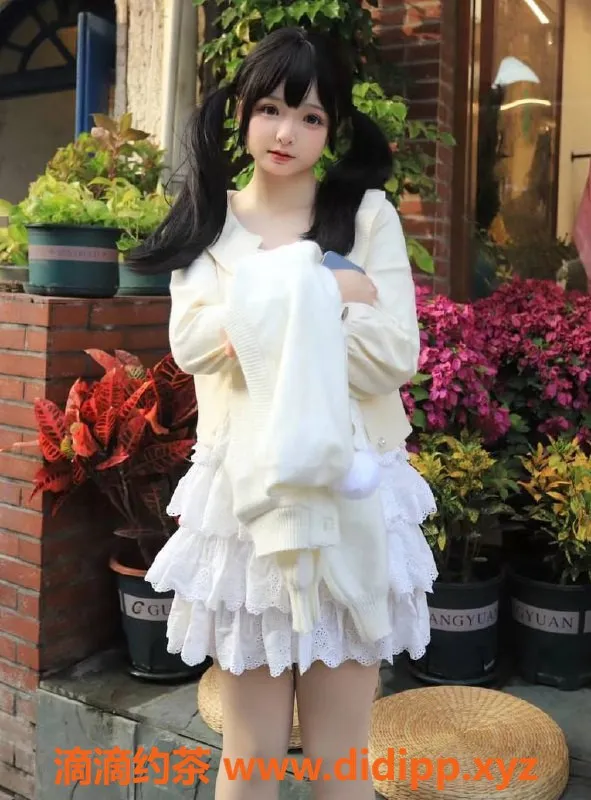 上海楼凤资源信息,黄浦小鹿酱，165高C罩杯嫩妹，2000元起