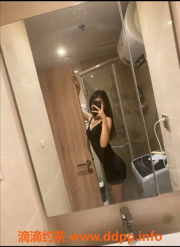 郑州楼凤-二七区乐乐，18岁163cm，美丽身材85斤，基础服务1800