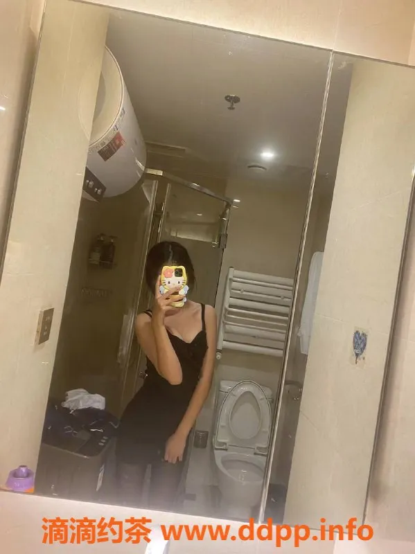 郑州楼凤-二七区乐乐，18岁163cm，美丽身材85斤，基础服务1800