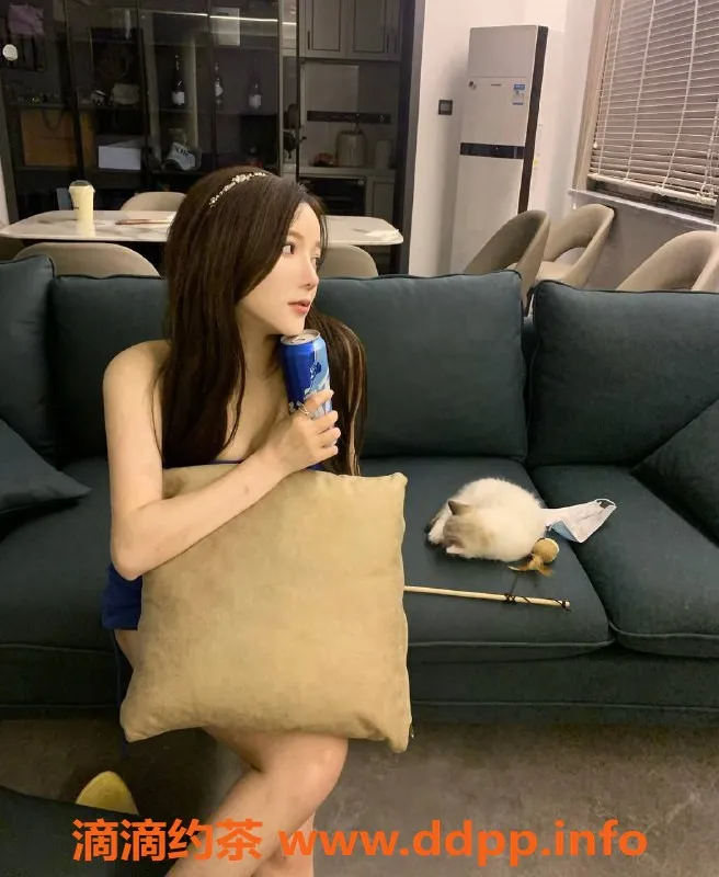 深圳楼凤-南山小甜，1288起，制服丝袜服务，超赞体验