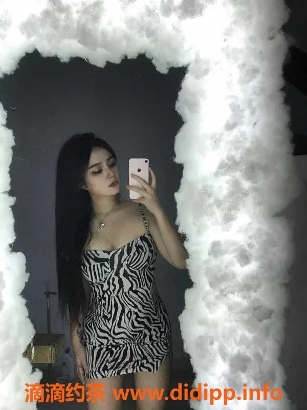 广州楼凤-天河老师新人芯宝，23岁，600元40分钟