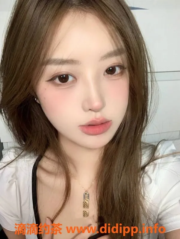 成都上门服务-成华区蜀月，90斤20岁嫩妹，包夜服务等你来体验