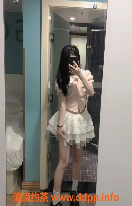 深圳楼凤-龙华小甜甜，900元精彩服务等你来体验