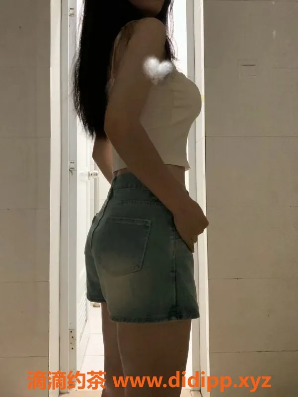 上海楼凤-米小沫：闵行嫩妹，162cm、36C、44kg，价格亲民