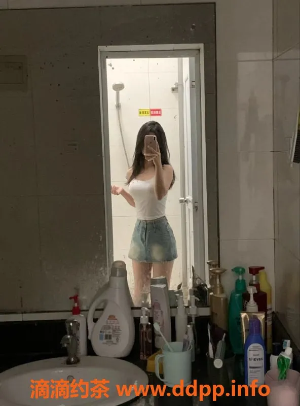 上海楼凤-米小沫：闵行嫩妹，162cm、36C、44kg，价格亲民