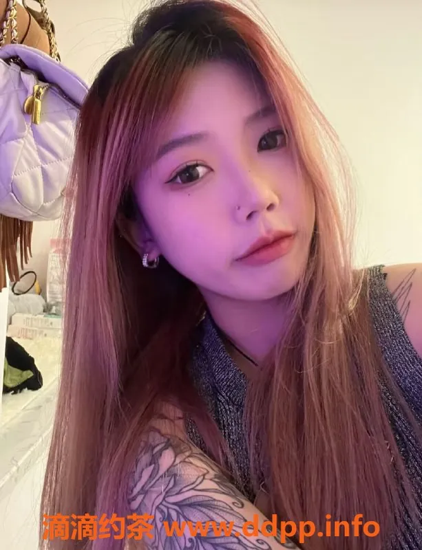 成都楼凤-成华区彤宝19岁嫩妹，163Cm 100斤，500元包夜！