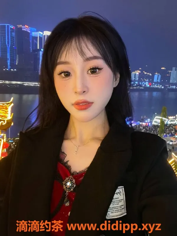 成都楼凤-成华区莹莹18岁6p优惠，身材超赞！