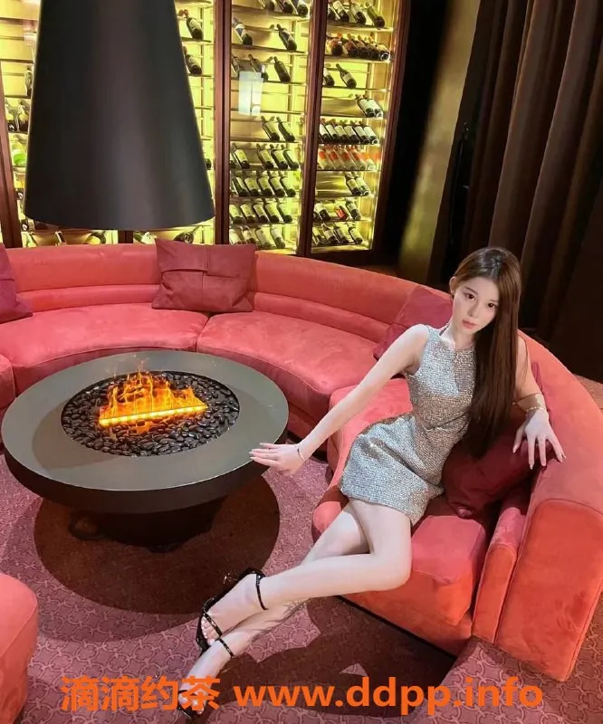 深圳楼凤-深圳龙华奶油，161cm/42kg/C罩杯，优惠价格1100/p