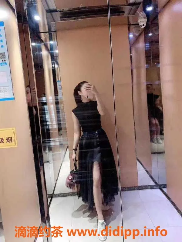 广州楼凤-广州黄埔老师梦之夏 24岁163cm 36C