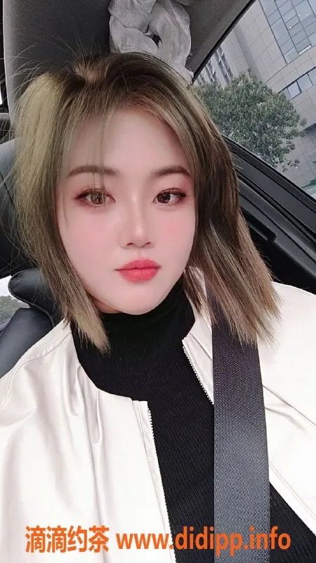 杭州楼凤-海伦拱墅区28岁E杯美女，皮肤白嫩服务超配合