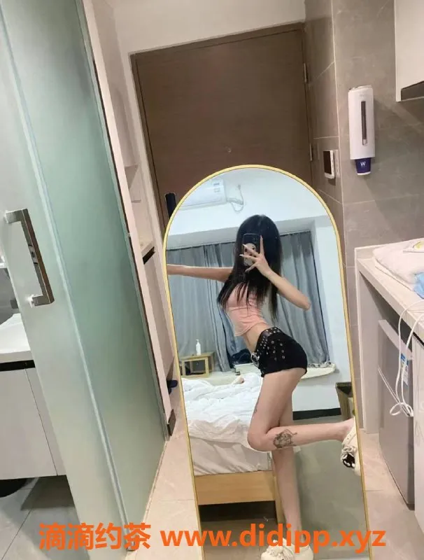 成都楼凤资源信息,成都呆呆19岁高挑嫩妹，600元享全套服务